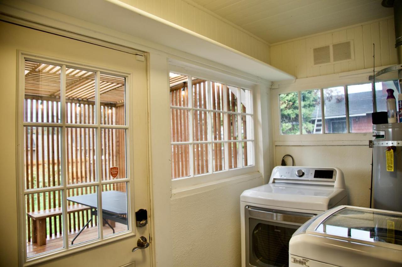 Cozy Home Conveniently Located With King Bed Tacoma Esterno foto