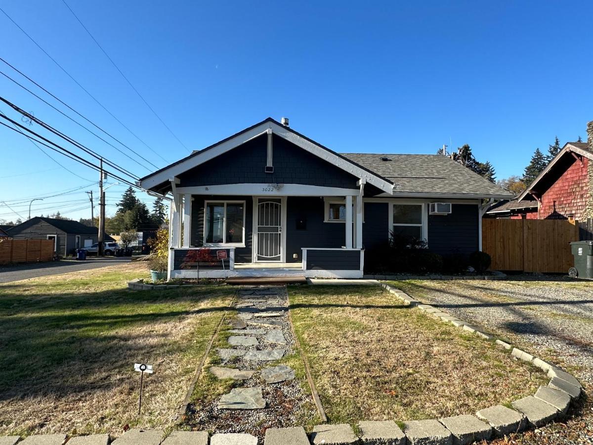 Cozy Home Conveniently Located With King Bed Tacoma Esterno foto