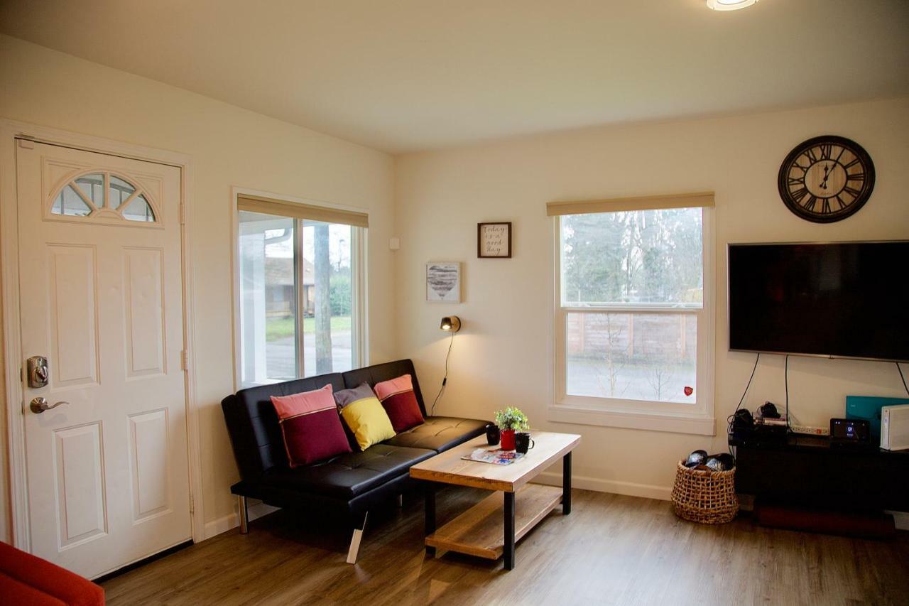 Cozy Home Conveniently Located With King Bed Tacoma Esterno foto